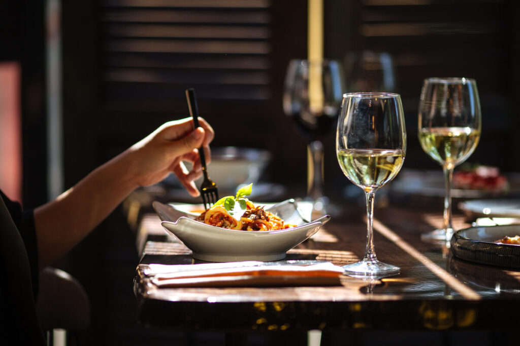 A Foodie’s Guide to Liberty Creek: Savoring the Best Eats in Smithfield’s Tastiest Neighborhood